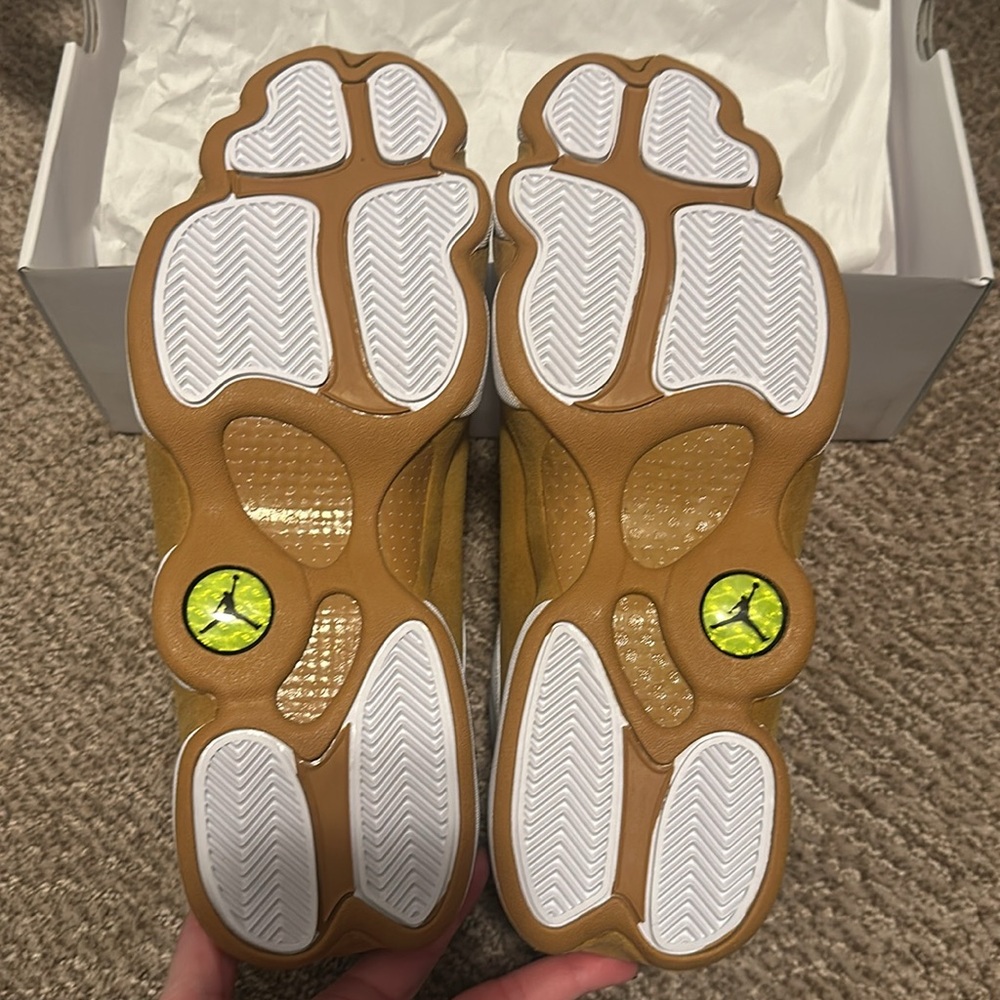 Air Jordan 13 retro size 11 1/2 white/wheat - Picture 13 of 13
